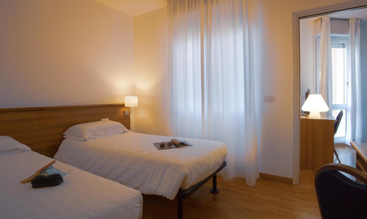 Mistral2 Hotel 오리스타노 외부 사진
