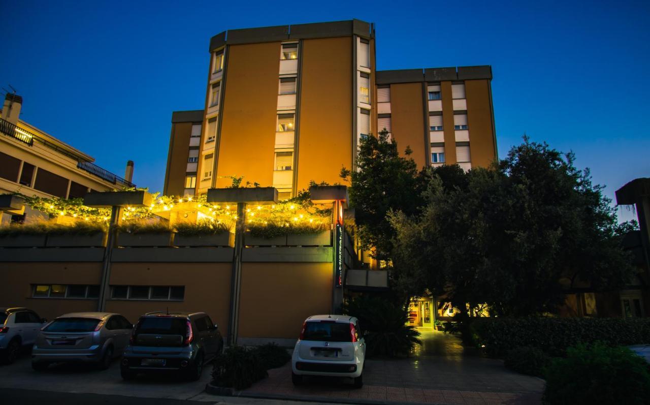Mistral2 Hotel 오리스타노 외부 사진