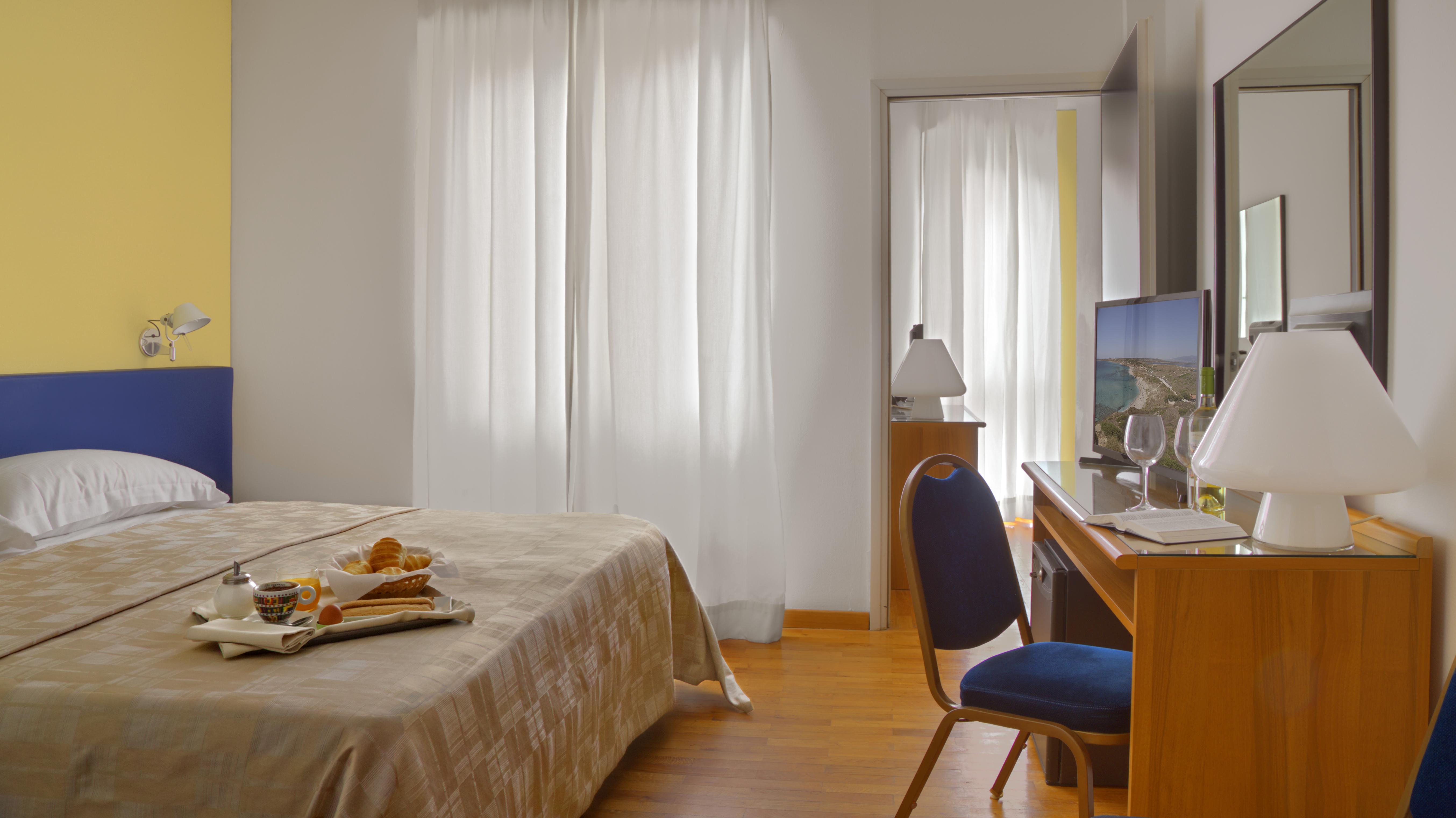 Mistral2 Hotel 오리스타노 외부 사진