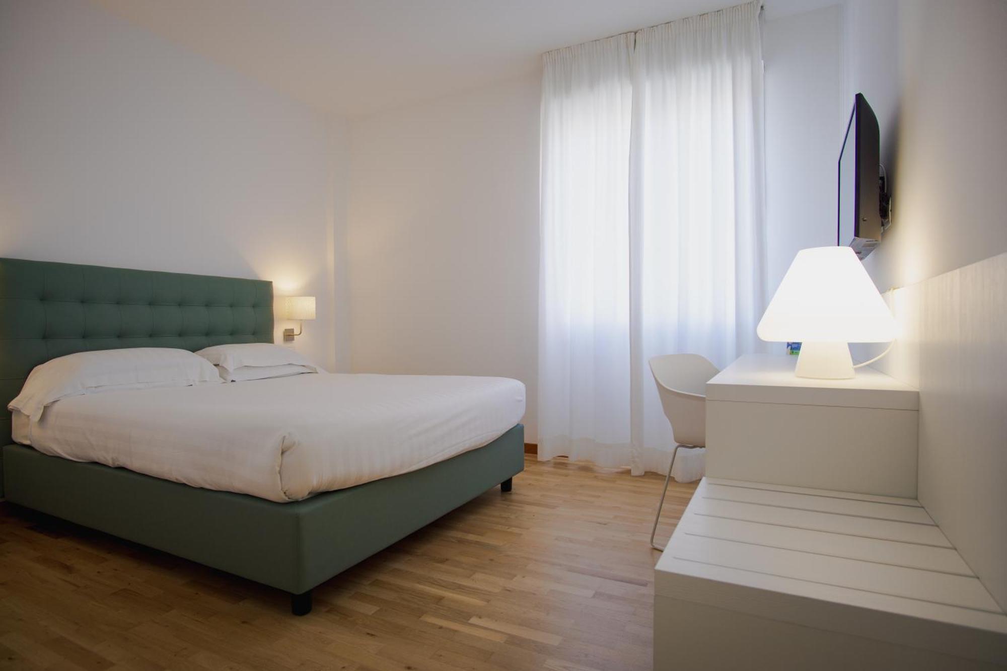 Mistral2 Hotel 오리스타노 외부 사진