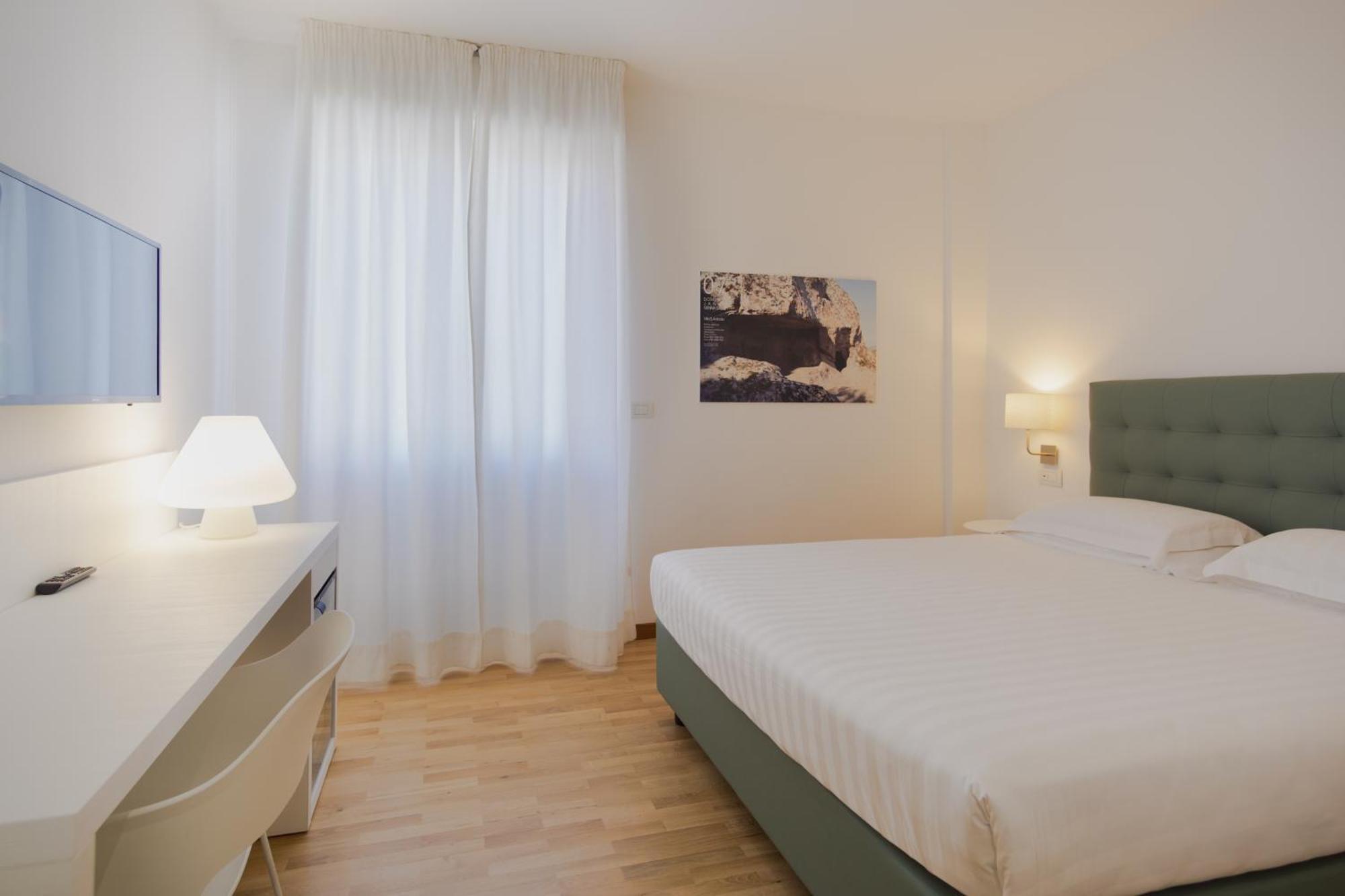 Mistral2 Hotel 오리스타노 외부 사진
