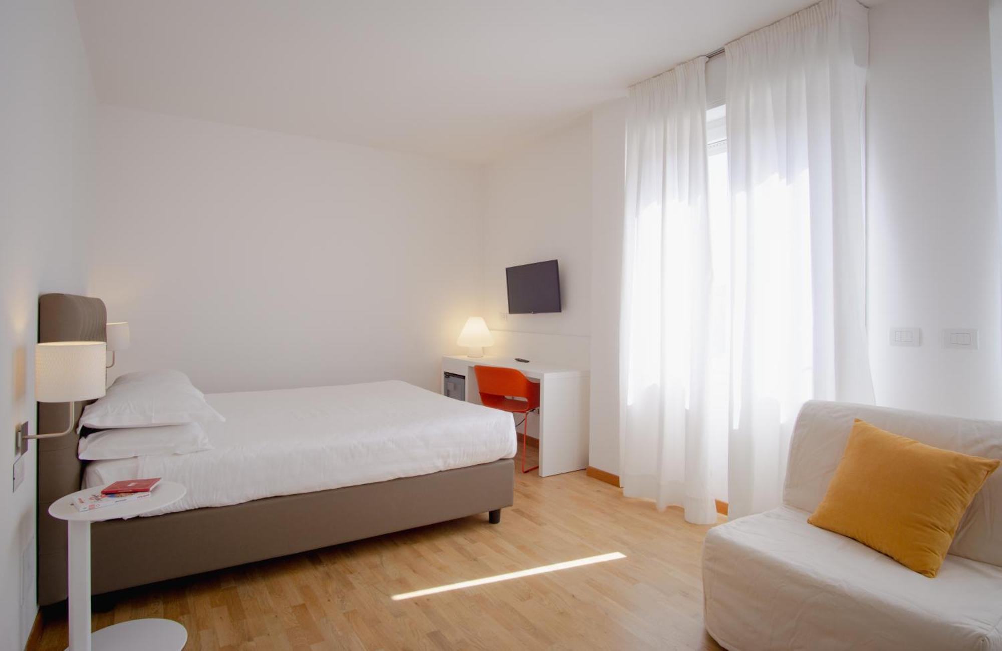 Mistral2 Hotel 오리스타노 외부 사진