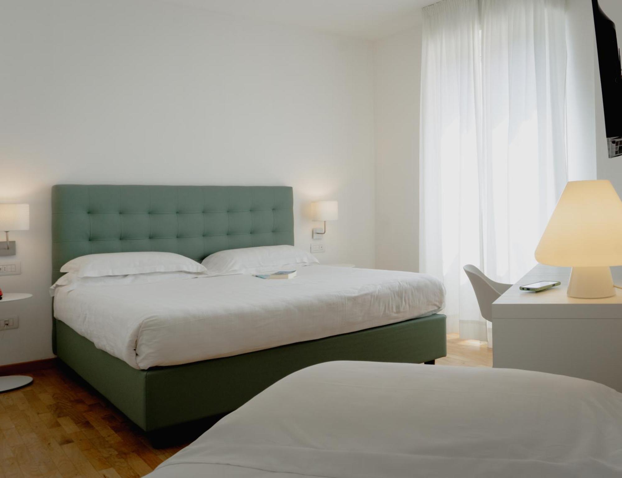 Mistral2 Hotel 오리스타노 외부 사진